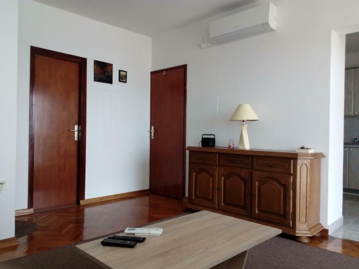 Apartment Dora 1 Jakisnica Lun  Exterior photo