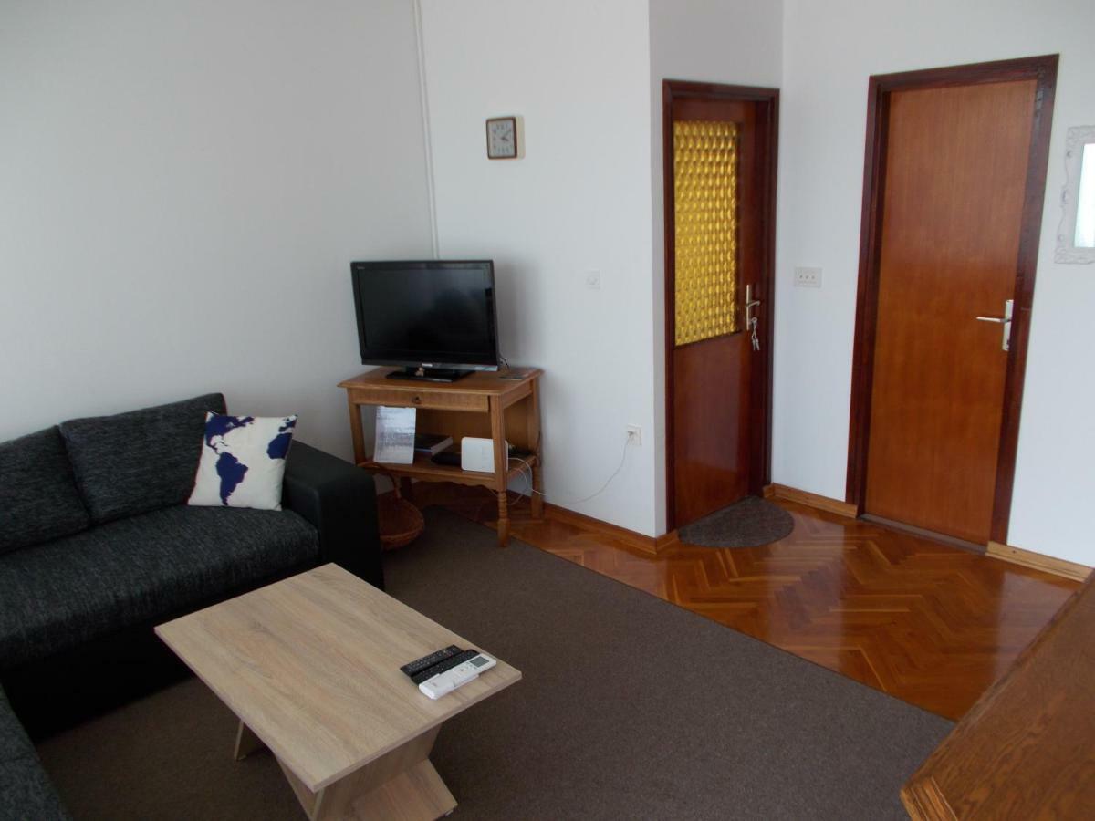 Apartment Dora 1 Jakisnica Lun  Exterior photo