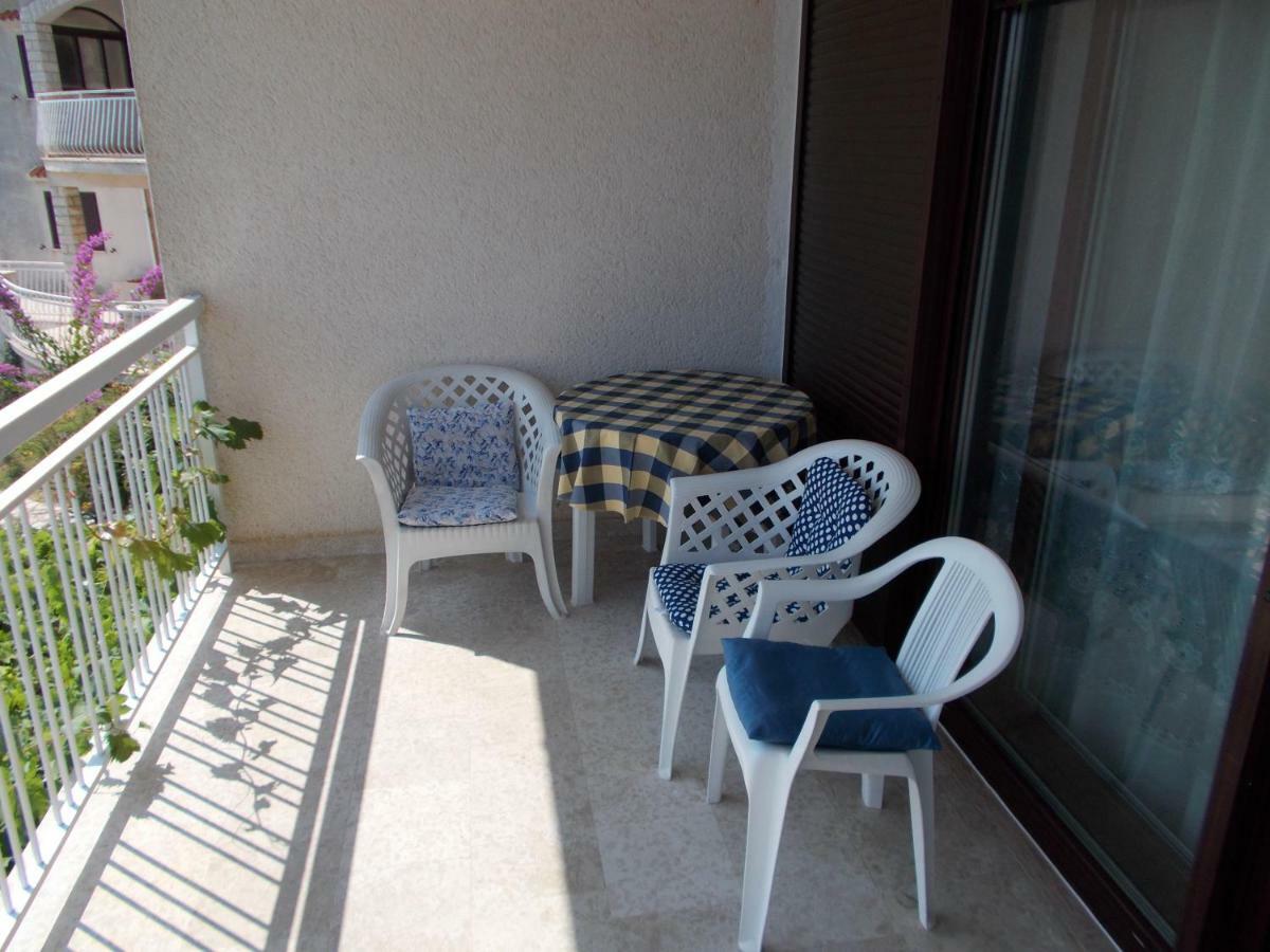 Apartment Dora 1 Jakisnica Lun  Exterior photo